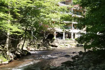 Image de condo de deux chambres peut accueillir 8 personnes