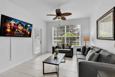 Image de R��servez dès maintenant pour des aubaines, chambre Mickey, près de Disney World, super équipements!