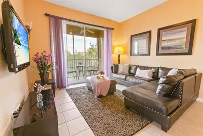 Image de RÉSERVEZ Des Offres SPÉCIALES, Condo de coin au dernier étage, Windsor Hills, près de Disney! !