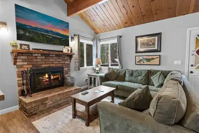 Image de Mountain Memories: 2 Br / 1 Ba maison à Big Bear Lake, pour 6 personnes