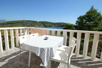 Image de Appartement de deux chambres avec la terrasse et la vue sur le mer Lumbarda, Korcula (A-9271-a)