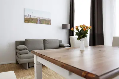 Image de SC_5 / 6 lits boxspring + 6 chambres, 3 salles de bains, 2 cuisines, 180m² + ascenseur