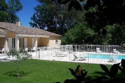 Image de Belle propriété - piscine chauffée - jardin arboré 5000 m² - St Rémy de Pce