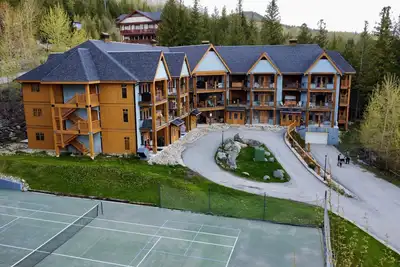 Image de Silvertip Lodge, condo au rez-de-chaussée