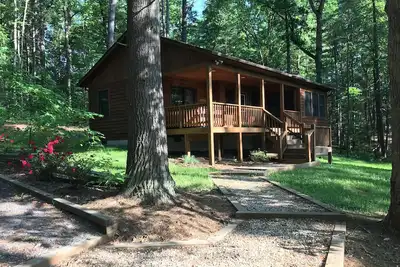 Image de \"Solitude\" Spectacular 1 Br Cabin w / Hot Tub près de Luray, Va.