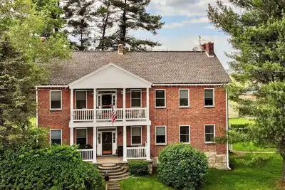 Image de Ferme coloniale restaurée près de Seven Springs - Parfait pour les réunions de famille