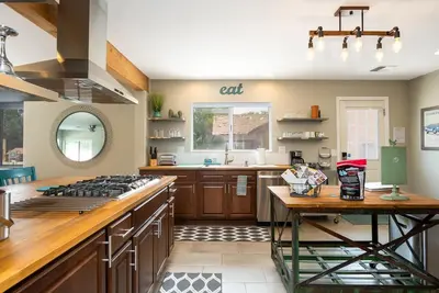 Image de Maison historique dans la vieille ville pittoresque de Cottonwood! Près de Sedona et Jérôme!