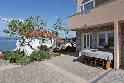 Image de Appartement d'une chambre avec la terrasse et la vue sur le mer Vrbnik, Krk (A-5299-a)