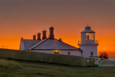 Image de En association avec Trinity House, Rural Retreats est heureux de présenter Vernoica Cottage au phare d'Anvil Point. Veronica (avec hébergement pour six personnes) est l’un des deux gîtes du phare situé dans le parc de Dur