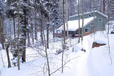 Image de L'Alpaga Barnhaus dans les montagnes de Jemez - Calme et confortable Ă 8700 '