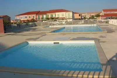Image de Villa T4 avec Piscine, 3 chambres, jardin, parking privé, proche commerces et plage, 8 couchages