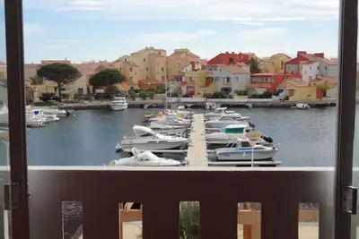 Image de Bel appartement 4 personnes avec piscine, parking privé et vue marina