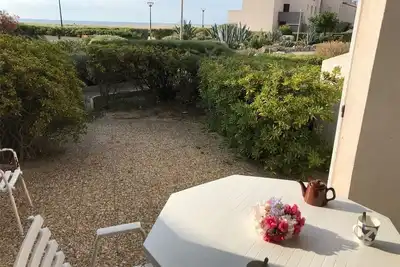 Image de Magnifique T2 en bord de mer, 4 couchages, terrasse, parking, plage Ă pied, proche commerces et Aqualand