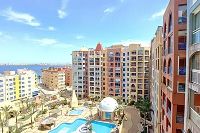 Image de Vue mer et piscine, 2 piscines, proche mer