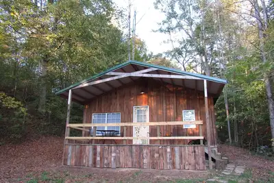 Image de Retraite boisée isolée à l'extérieur d'Athènes, Oh et Hocking Hills