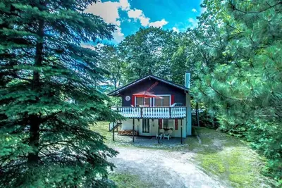 Image de Grande destination de vacances, 1 mile à Storyland, ski, golf, randonnée pédestre.