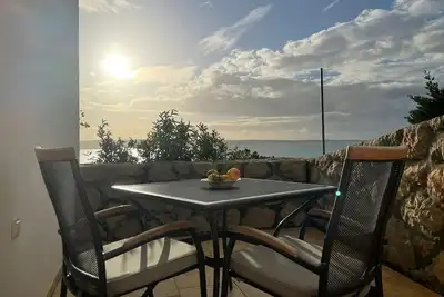 Image de Appartement de deux chambres avec la terrasse et la vue sur le mer Starigrad, Paklenica (A-12939-a)