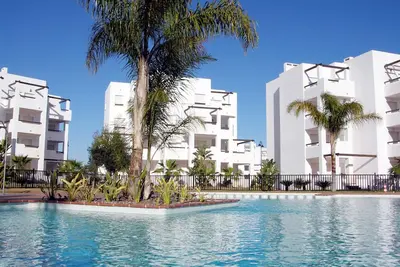 Image de Appartement familial 1er étage, vue sur la piscine, parking, balcon.