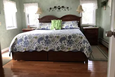 Image de Super Clean entièrement équipée Suite privée 1 Mile de l'Acadie