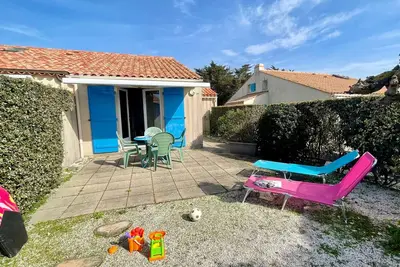 Image de Maison avec terrasse Ă 300m de la plage