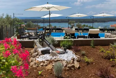 Image de Appartement d'une chambre avec la terrasse et la vue sur le mer Punat, Krk (A-5345-d)