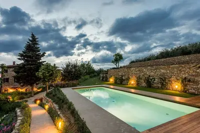 Image de Chianti de luxe pour deux couples avec intimité, vue, piscine et cave