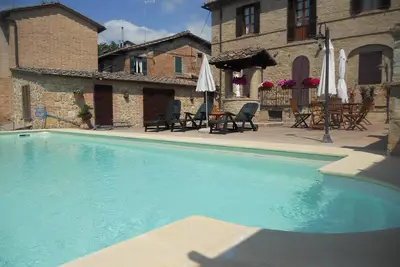 Image de Appartement dans ferme à quelques kilomètres du centre
