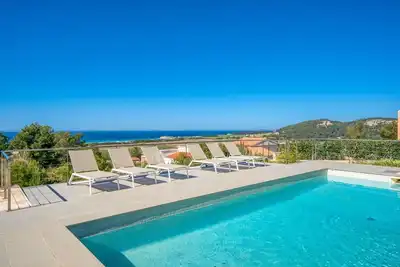 Image de Villa moderne avec de belles vues sur la plage de Son Bou