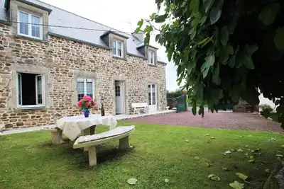 Image de Maison en pierre avec jardin clos, proche plages du débarquement, animaux acceptés, Wifi inclus