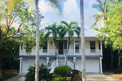 Image de Spacieuse maison Sanibel mise à jour avec piscine privée près de Bowman’s Beach