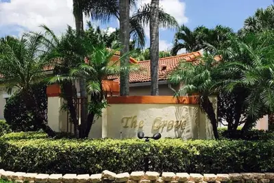 Image de Beau Pembroke Pines Private Gated Golf Course 3/2 avec garage et services publics.