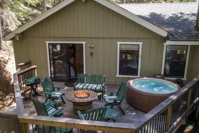 Image de Tree Top Cabin - 2 miles à la porte sud de Yosemite!