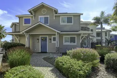 Image de Beach Dreamer Luxurious 3 Master Suites, 3 Decks Ocean Views ~ 14 personnes