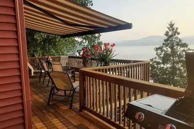 Image de Maison familiale majestueuse du lac Champlain - Pvt Beach, Dock, couchers de soleil, détente et amusement!