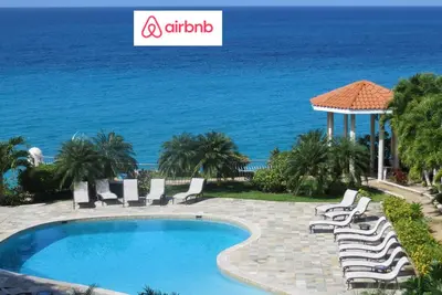 Image de Condo de luxe sur la plage au Rainbow Beach Club, Private Be