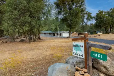 Image de Valley Oak Bed and Breakfast, profitez de ma maison loin de chez moi Gateway to Yosemite.