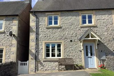 Image de Eh bien équipé, confortable, moderne Cottage mitoyenne avec Campagne Vues
