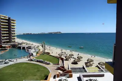 Image de Magnifique Condo Hôtel Las Palomas de Style Moderne - Bord de Mer