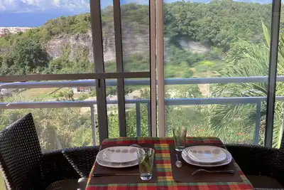 Image de Studio climatisé bas de villa avec loggia vue mer/montgne, Wifi, 10mn plge Ste A