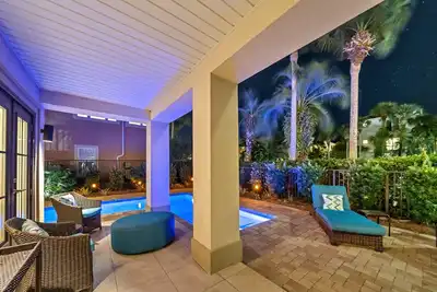 Image de Gated Community, Animaux acceptés, pour 15 personnes avec piscine privée!