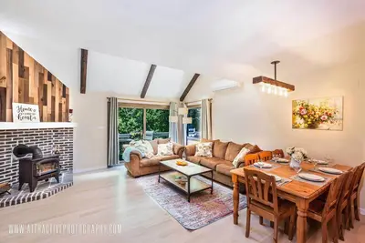 Image de Maison de ville de charme à Camelback, très bien situé! Ski On / Off