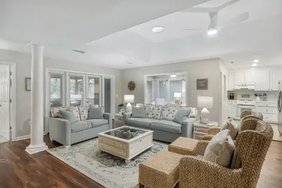 Image de 1022 Sparrow Pond: crédit pour équipement de plage / vélo de 250 $, accès à la piscine communautaire