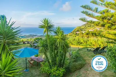 Image de Casa de Pilatos - Maison rustique des Açores avec une vue imprenable sur la mer