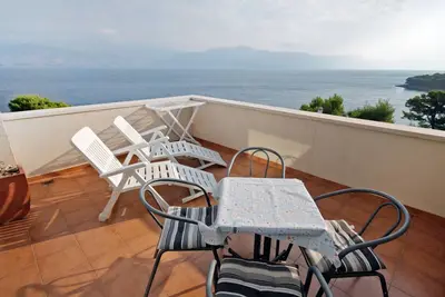 Image de Appartement d'une chambre avec la terrasse et la vue sur le mer Postira, Brac (A-3244-a)