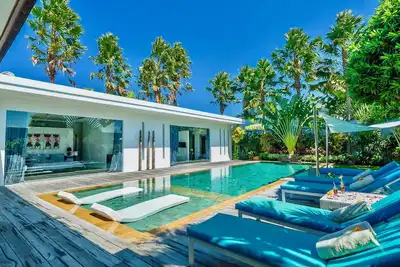 Image de Villa moderne à Seminyak, Immense Piscine de 14m, Conciergerie