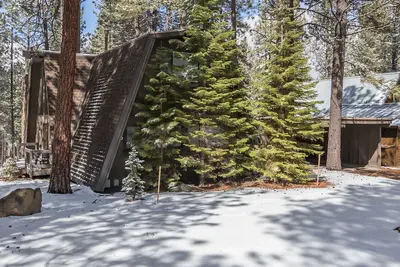 Image de Close To The Village Mall / Sharc, Spa privatif, 8 Illimité Sharc Passes!