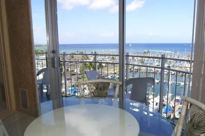 Image de Aloha Condos, Ilikai Marina, Condo 1190, Oceanfront, Ac