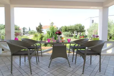 Image de Appartement de deux chambres avec la terrasse Novalja, Pag (A-6490-b)