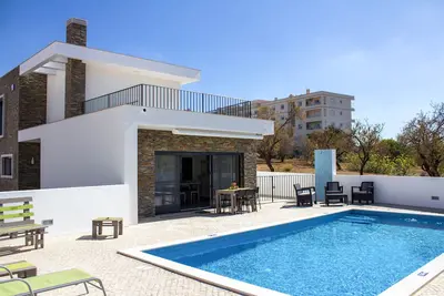 Image de Votre parfaite villa avec piscine idéalement situé. . .