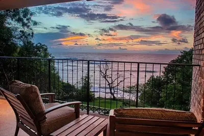 Image de Grand / Luxury Oceanfront Condo Directly on the Beah - Confidentialité et emplacement